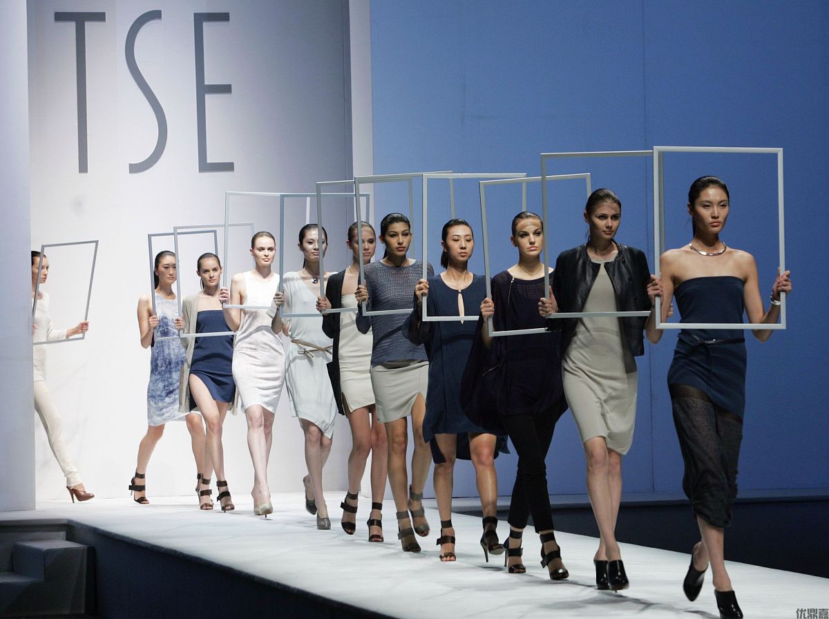 服装进口代理:开启时尚潮流新征程