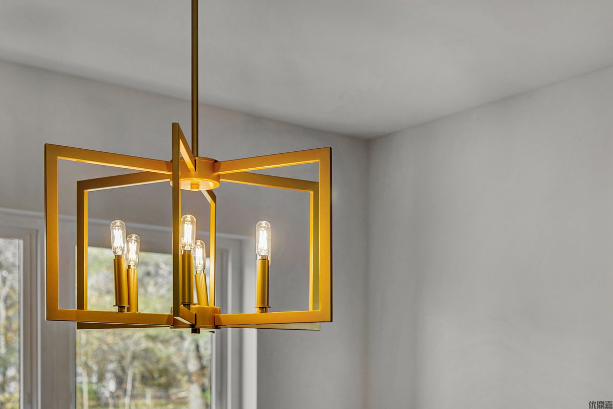 趣谈灯具进口报关:从吊灯到落地灯的跨国之旅